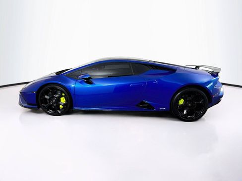 Used 2023 Lamborghini Huracan Tecnica RWD image 2