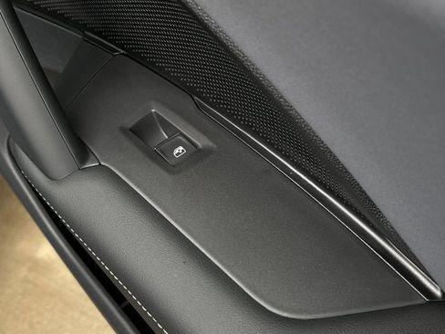 New 2026 Volkswagen Tiguan SE image 19