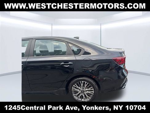 Used 2023 Kia Forte GT-Line w/ GT-Line Premium Package FWD image 8