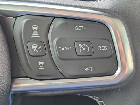 New 2025 Jeep Wrangler Unlimited Sahara AWD/4WD image 11