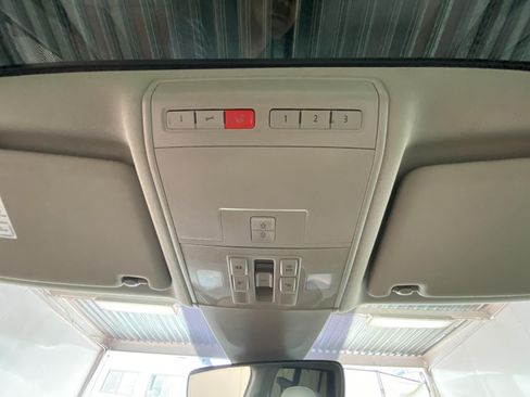 Used 2019 Volkswagen Atlas SEL R-Line AWD/4WD image 29