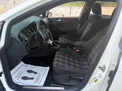Used 2017 Volkswagen GTI S image 10