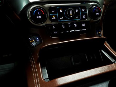 Used 2017 Chevrolet Tahoe Premier AWD/4WD image 25