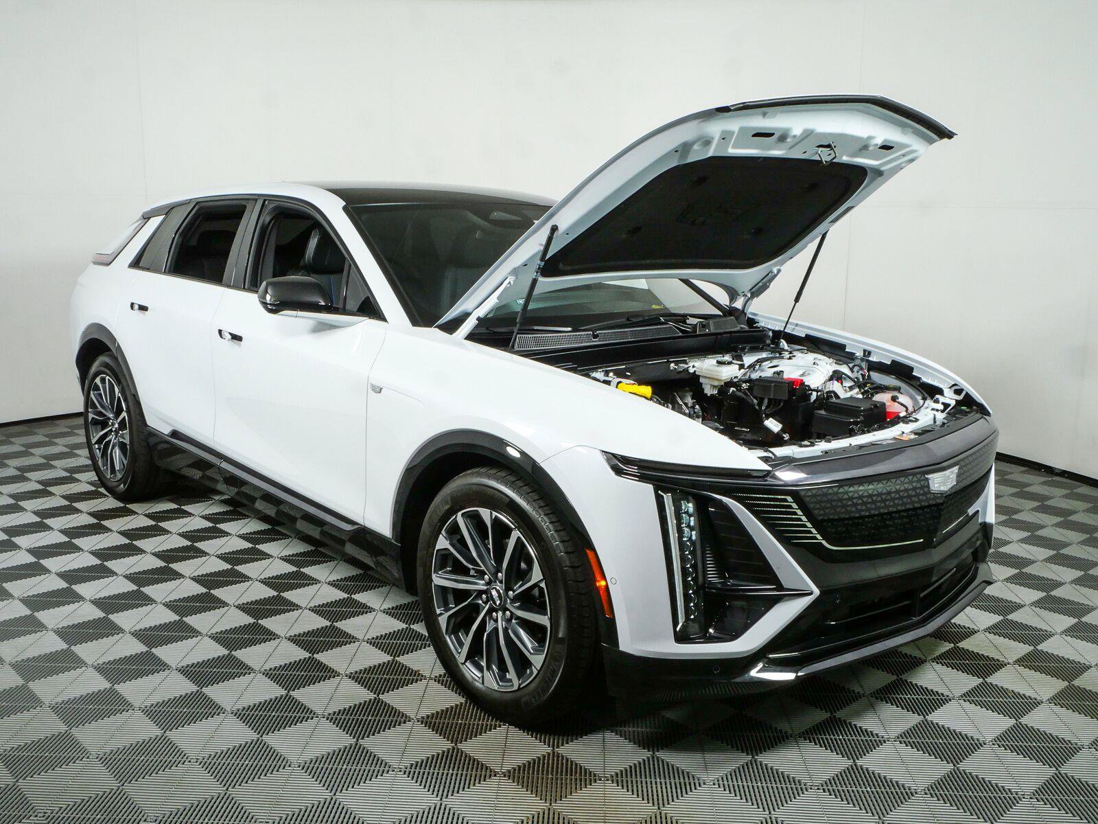 Used 2026 Cadillac Lyriq Sport RWD image 37