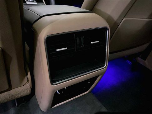 Used 2023 Porsche Cayenne image 28