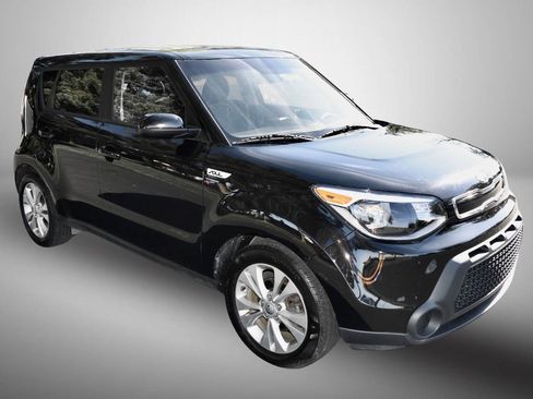 Used 2015 Kia Soul + FWD image 9