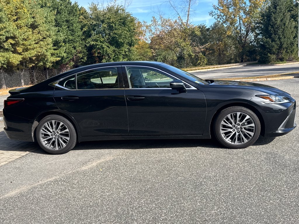 Used 2020 Lexus ES 350 w/ Premium Package FWD image 4