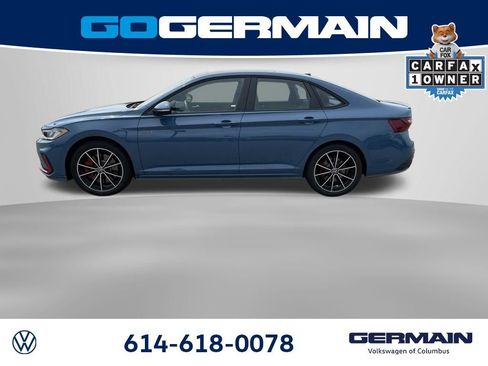 Used 2025 Volkswagen Jetta GLI Autobahn FWD image 3