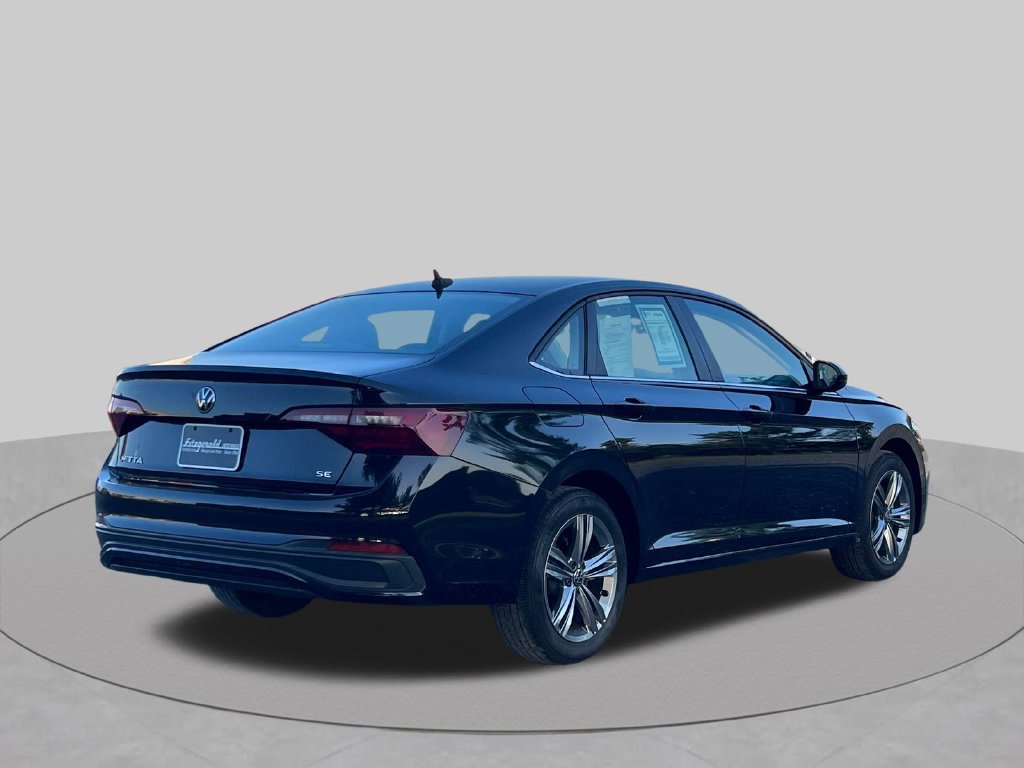 Used 2024 Volkswagen Jetta SE FWD image 8
