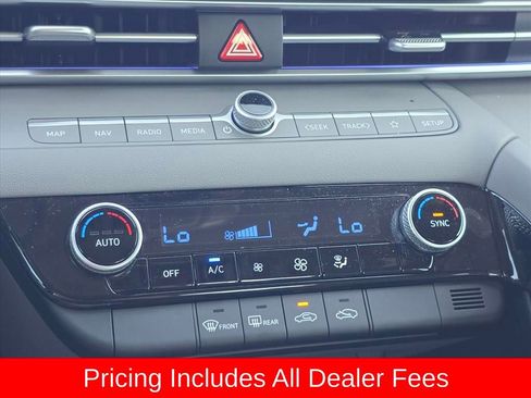 Used 2025 Hyundai Elantra SEL FWD image 20