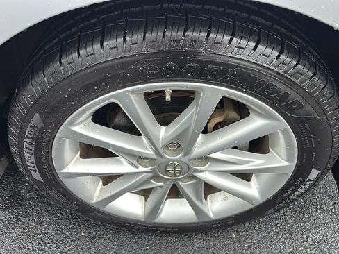 Used 2014 Toyota Prius V Five FWD image 32