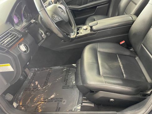 Used 2010 Mercedes-Benz E 350 E 350 Luxury 4MATIC AWD 4dr Se image 15