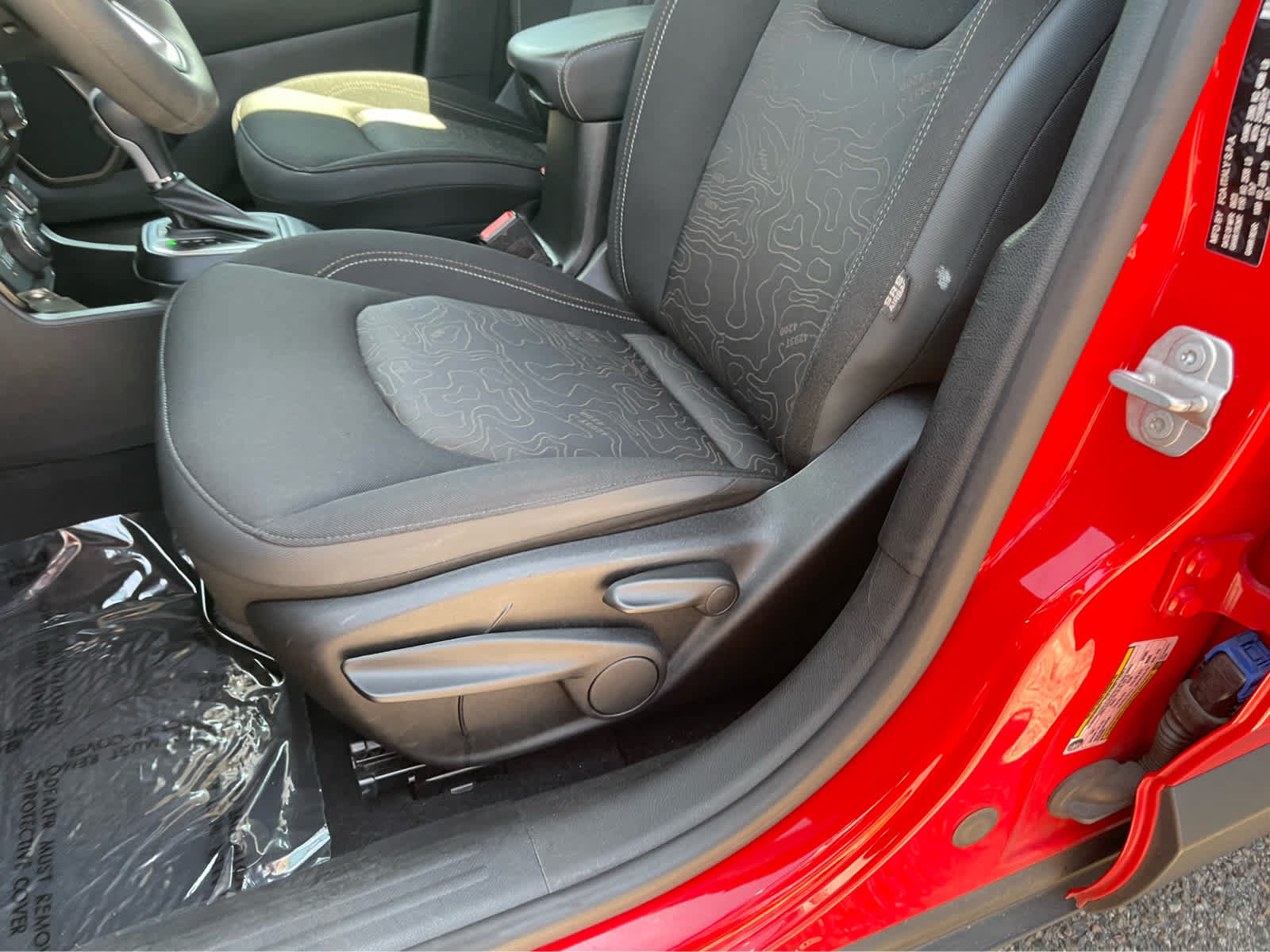 Used 2023 Jeep Renegade Latitude AWD/4WD image 13