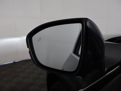 Used 2023 Nissan Pathfinder SV image 34