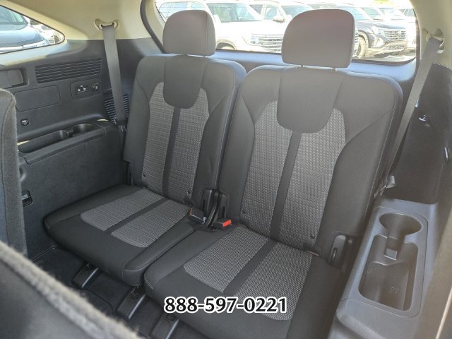 Used 2023 Kia Sorento LX FWD image 12