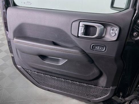 Used 2024 Jeep Wrangler Sahara image 18