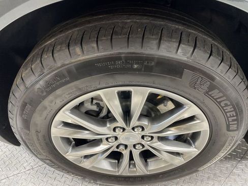 Used 2021 Cadillac XT5 Premium Luxury image 10