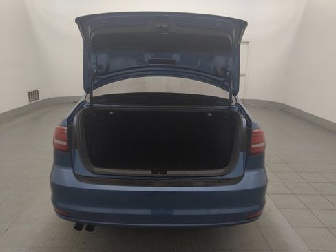 Used 2017 Volkswagen Jetta SE FWD image 29