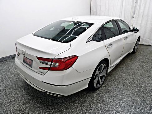 Used 2018 Honda Accord Touring image 6
