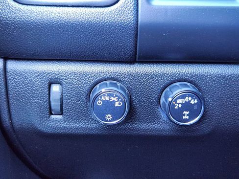 Used 2021 Chevrolet Colorado LT AWD/4WD image 13