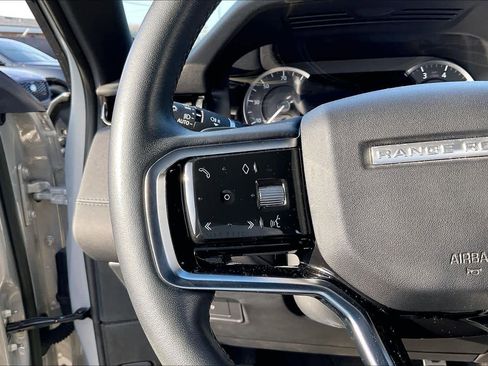 Used 2023 Land Rover Range Rover Evoque R-Dynamic SE image 21