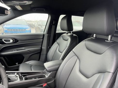 New 2026 Jeep Compass Limited image 10