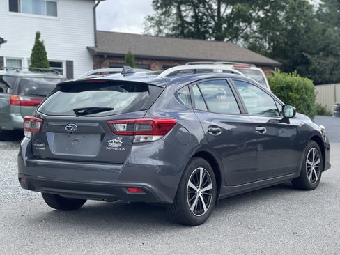 Used 2022 Subaru Impreza 2.0i Premium AWD/4WD image 3