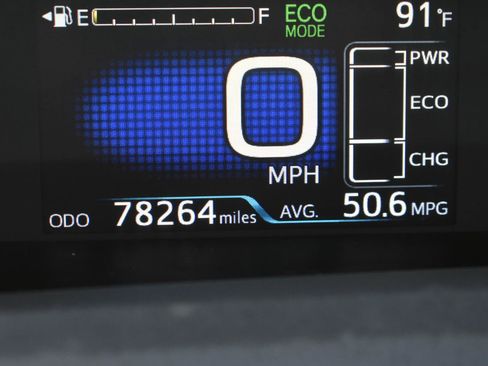 Used 2016 Toyota Prius Four Touring w/ Premium Convenience Package FWD image 16