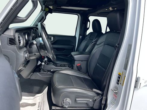 Used 2022 Jeep Wrangler Unlimited Sahara w/ Cold Weather Group image 11