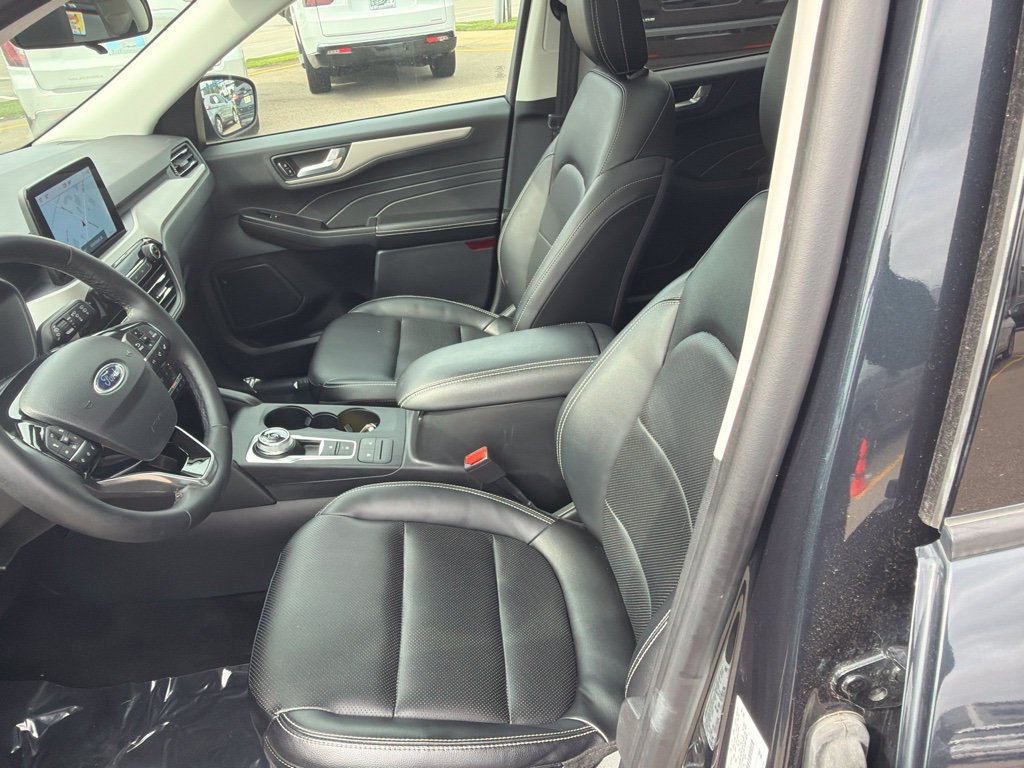 Used 2022 Ford Escape SEL w/ Technology Package AWD/4WD image 10