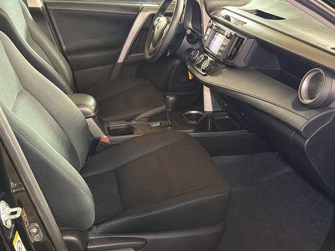 Used 2016 Toyota RAV4 LE AWD/4WD image 9