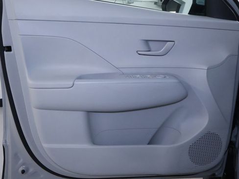 Used 2024 Hyundai Kona SEL image 10