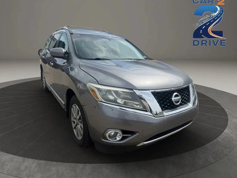 Used 2015 Nissan Pathfinder SL w/ SL Premium Package FWD image 4