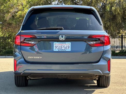 Used 2025 Honda Odyssey EX-L image 5