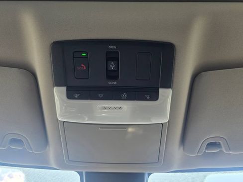 Used 2024 Nissan Altima 2.5 SV w/ SV Premium Package FWD image 25
