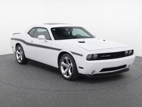 Used 2013 Dodge Challenger SXT Plus RWD image 2