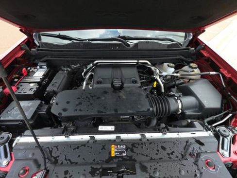 Used 2025 Chevrolet Colorado Trail Boss AWD/4WD image 32