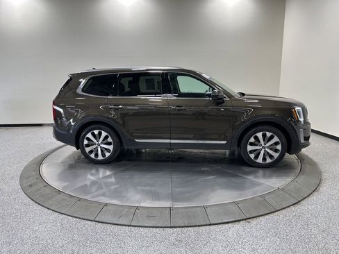 Used 2020 Kia Telluride EX w/ EX Premium Package AWD/4WD image 6