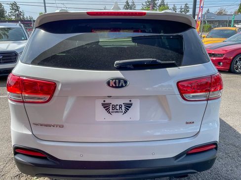 Used 2016 Kia Sorento AWD w/ LX Convenience Package image 9