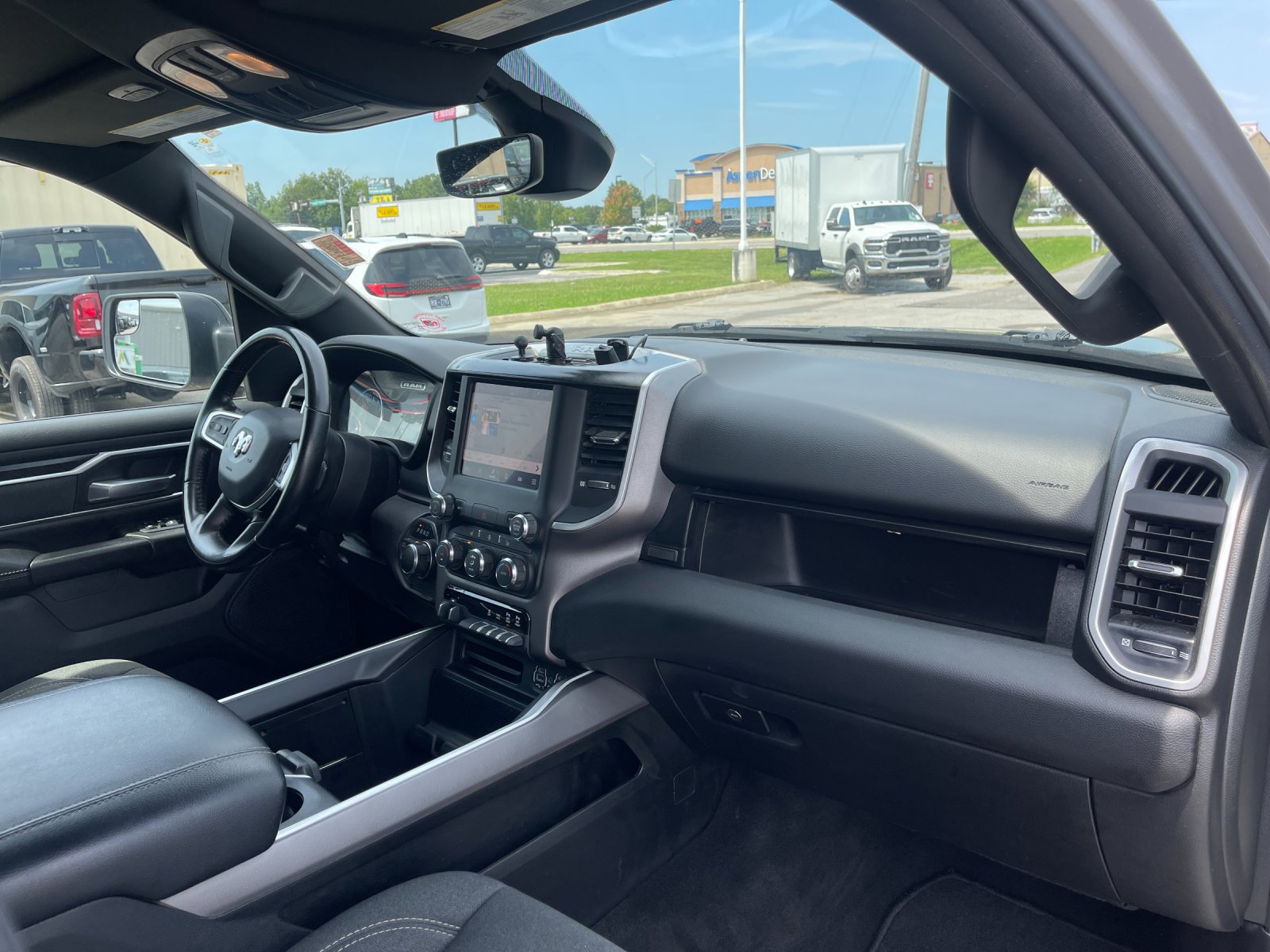 Used 2022 RAM 1500 Big Horn AWD/4WD image 17