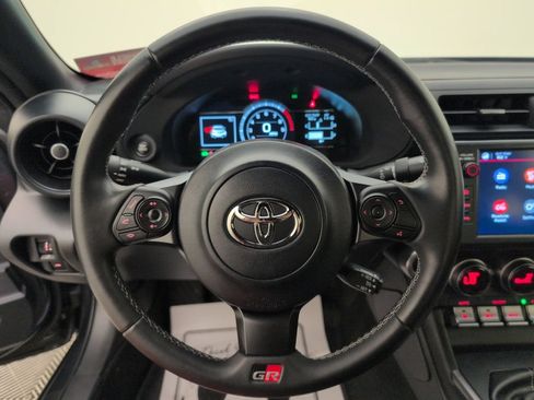 Used 2023 Toyota GR86 RWD image 34