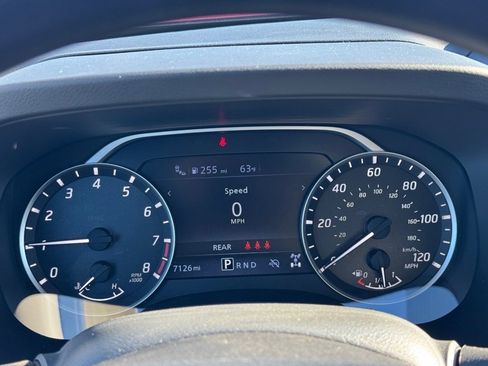 Used 2025 Nissan Frontier SV image 19