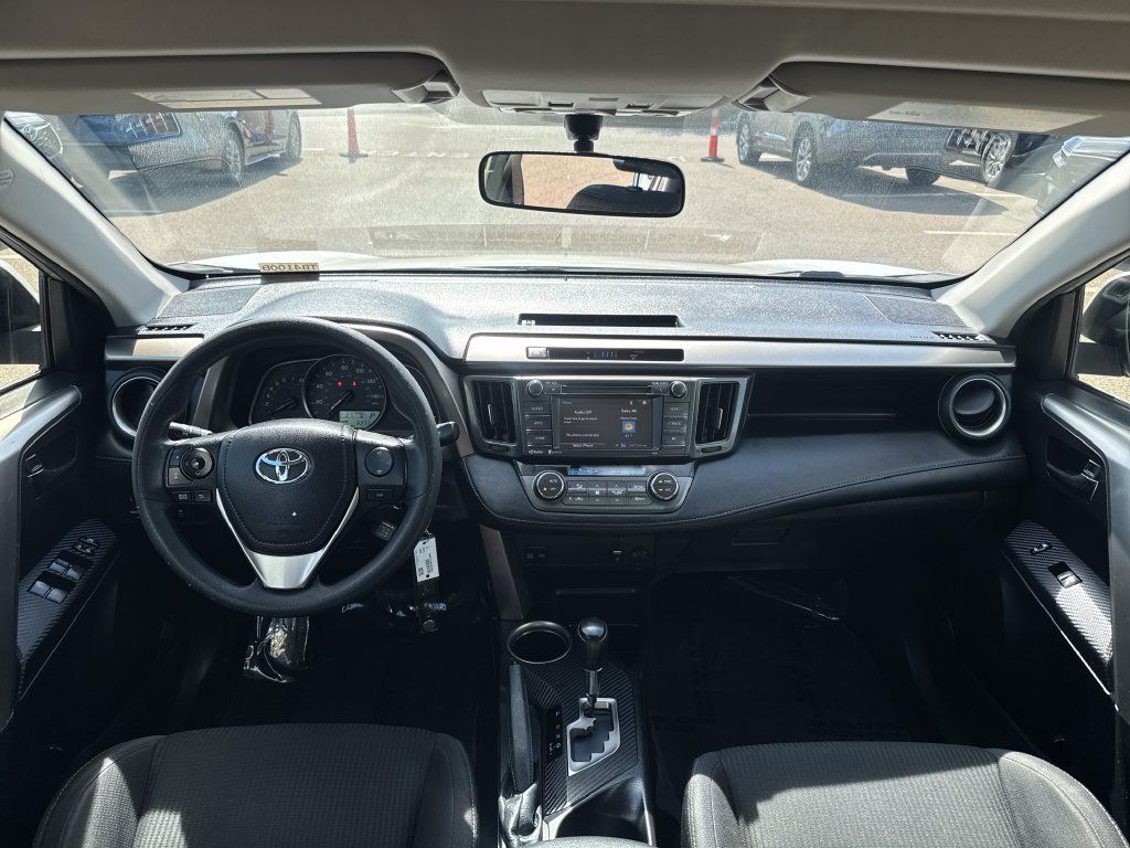 Used 2015 Toyota RAV4 XLE AWD/4WD image 11