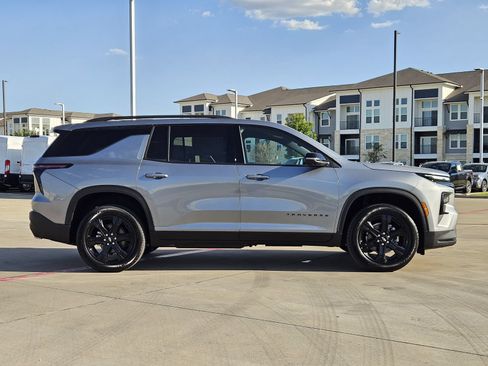 New 2027 Chevrolet Traverse LT w/ Midnight/Sport Edition FWD image 7