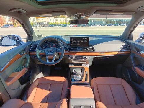 Used 2023 Audi Q5 Premium w/ Convenience Package image 22