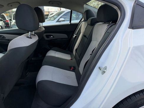 Used 2011 Chevrolet Cruze LS image 27