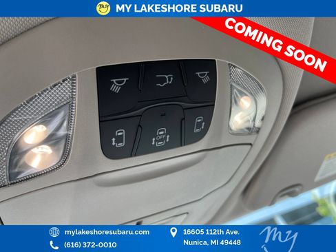Used 2020 Chrysler Pacifica Touring-L FWD image 14