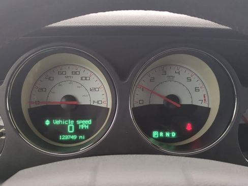 Used 2014 Dodge Challenger SXT image 27