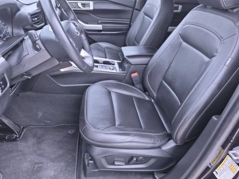 Used 2023 Ford Explorer XLT w/ Equipment Group 202A AWD/4WD image 16