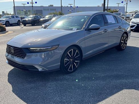 Used 2024 Honda Accord Touring image 7